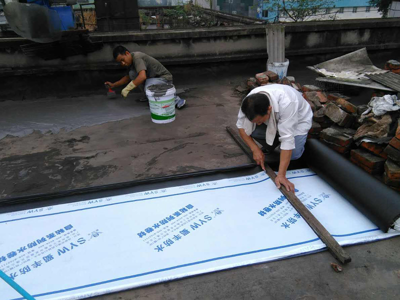 樓頂漏水如何處理？成因不同處理方法不