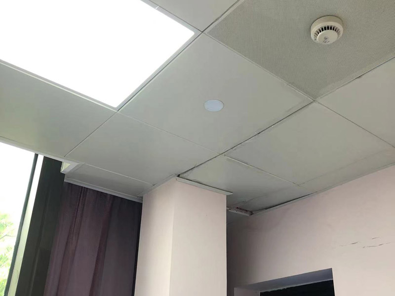 客廳天花板滲水的原因和處理方法